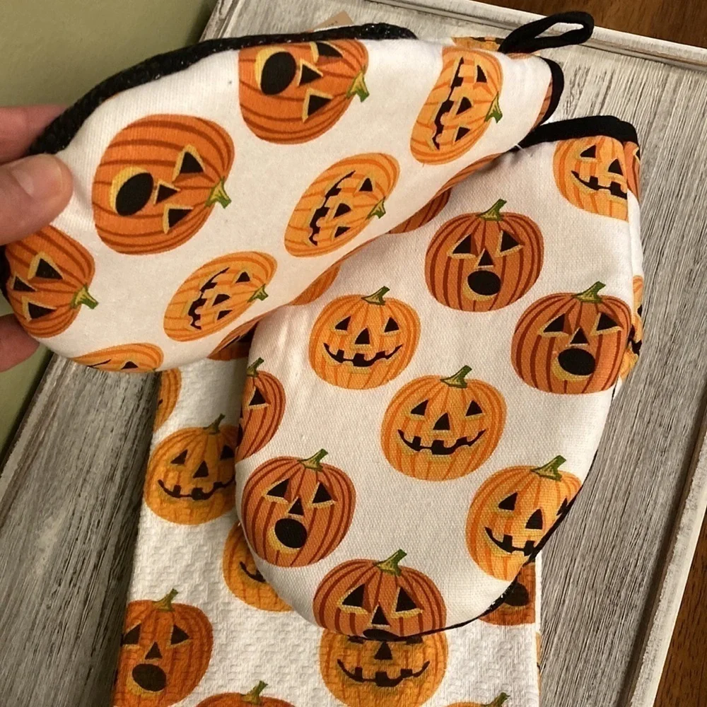 NEW! MARTHA STEWART 2 Pack HALLOWEEN JACK-O-LANTERN KITCHEN TOWELS & Mini Mitts